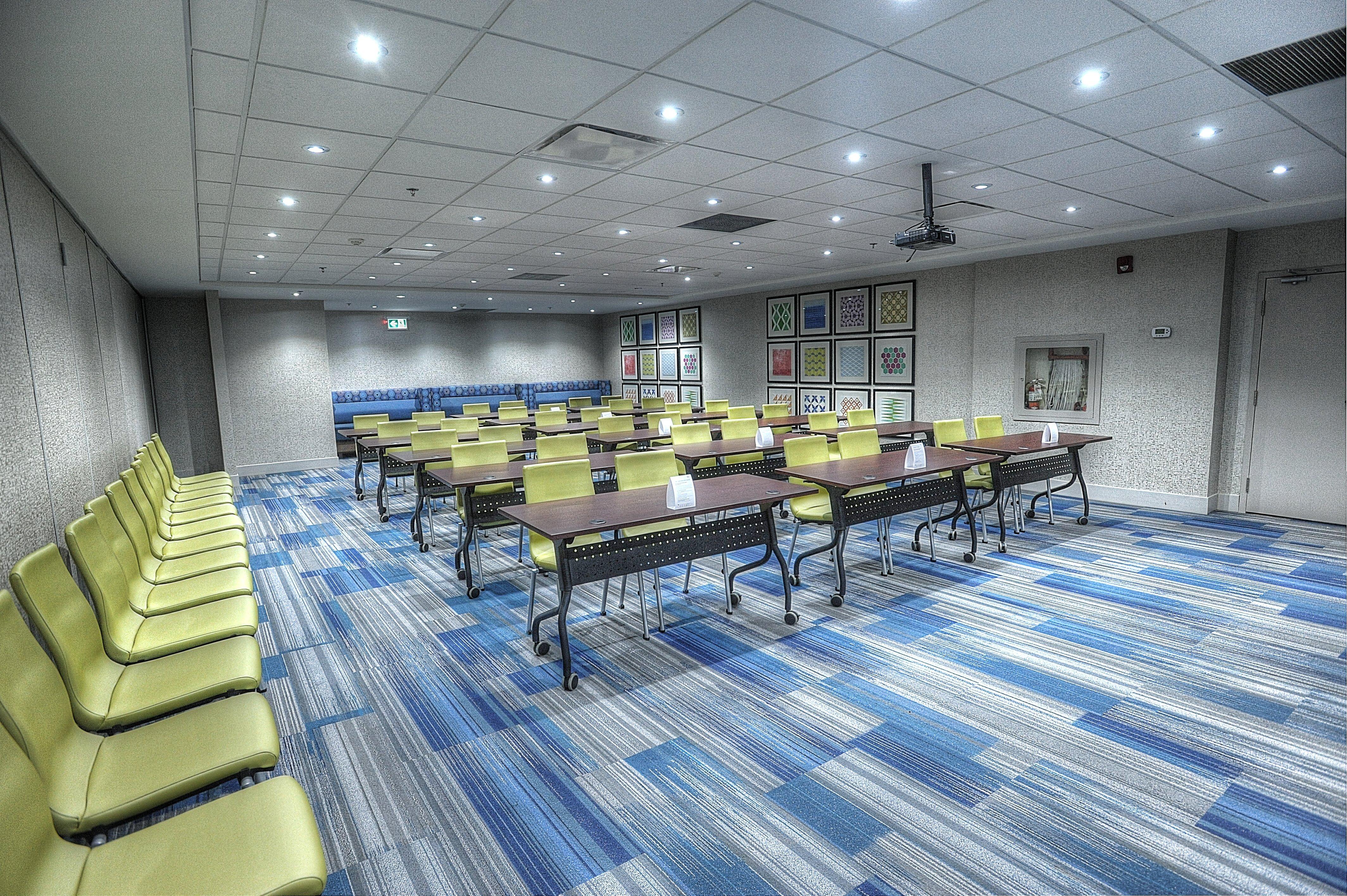 Holiday Inn Express & Suites Toronto Airport West By Ihg Миссиссага Экстерьер фото