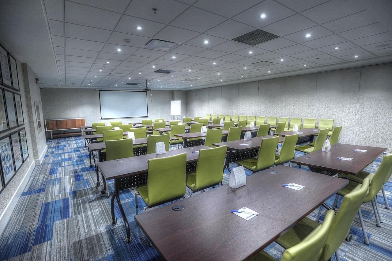 Holiday Inn Express & Suites Toronto Airport West By Ihg Миссиссага Экстерьер фото