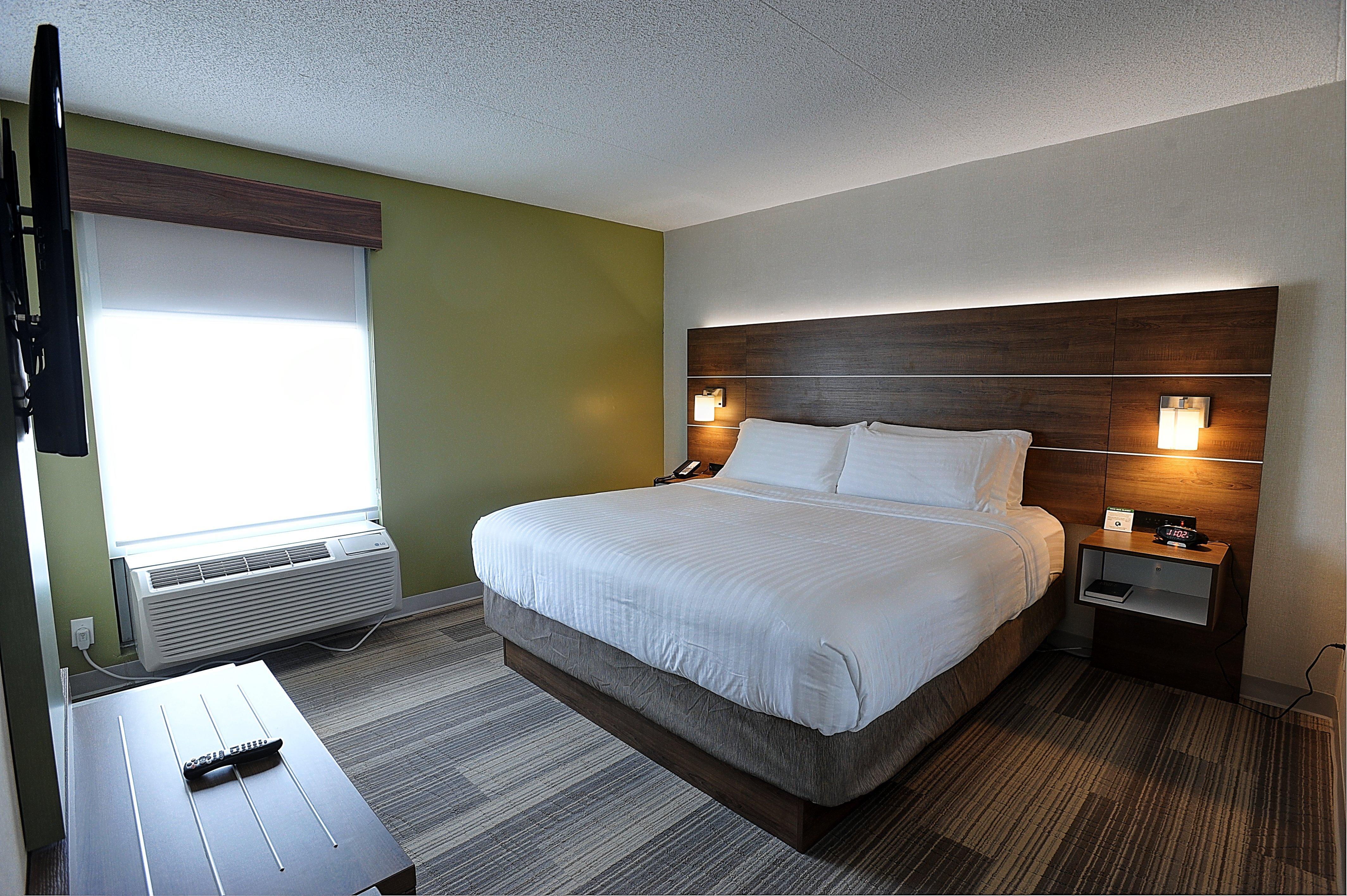 Holiday Inn Express & Suites Toronto Airport West By Ihg Миссиссага Экстерьер фото