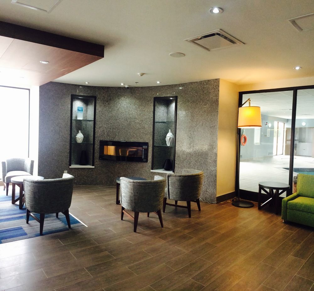 Holiday Inn Express & Suites Toronto Airport West By Ihg Миссиссага Экстерьер фото