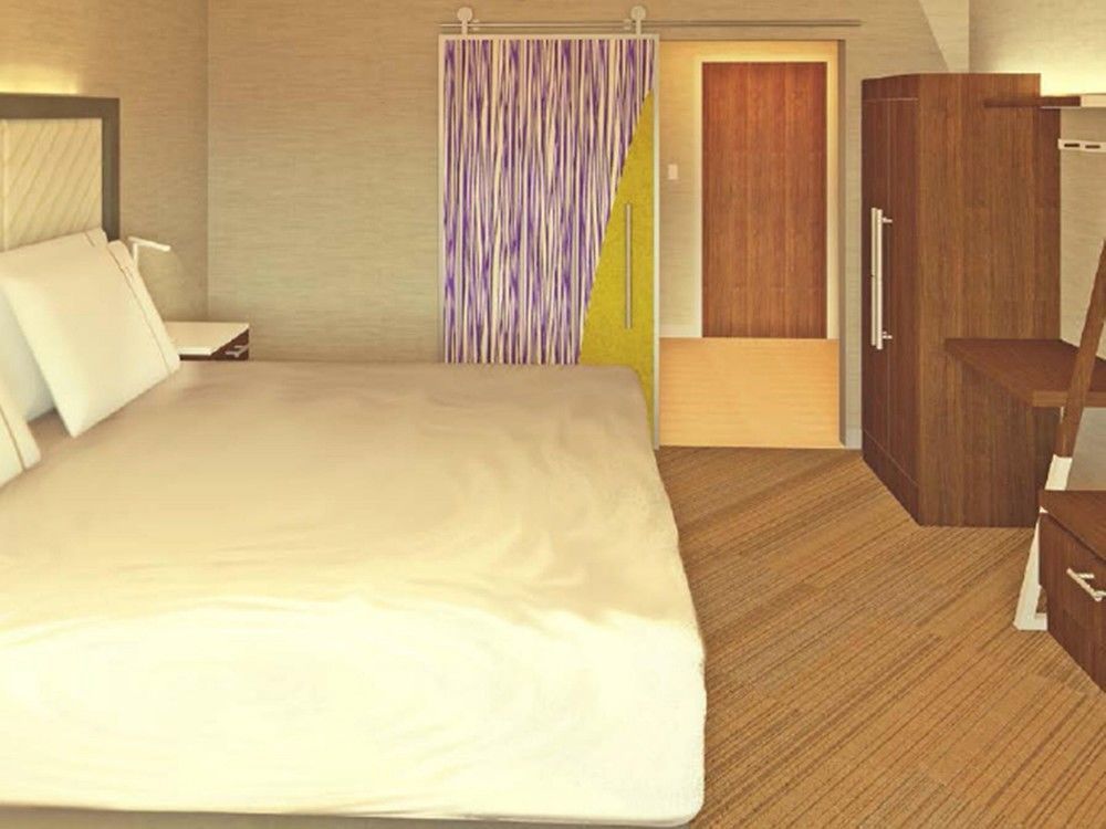 Holiday Inn Express & Suites Toronto Airport West By Ihg Миссиссага Экстерьер фото
